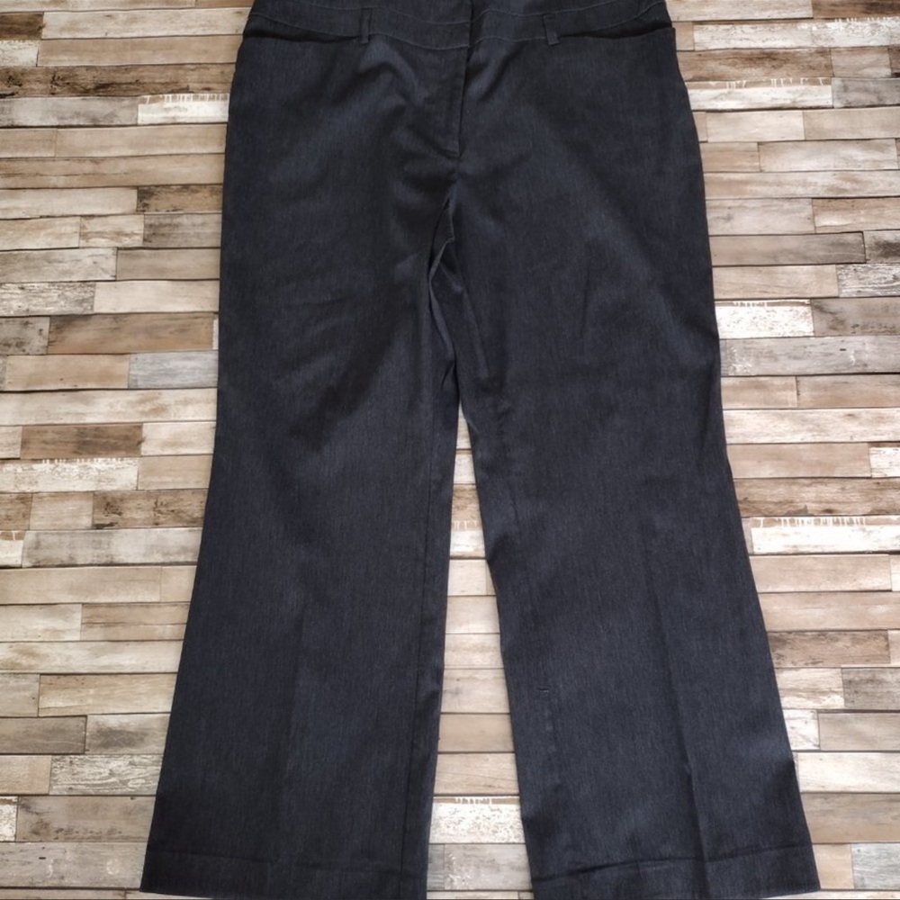 LANE BRYANT Dress Pants Womens Size 20 Gray Pleated Wide Leg Stretch Pant